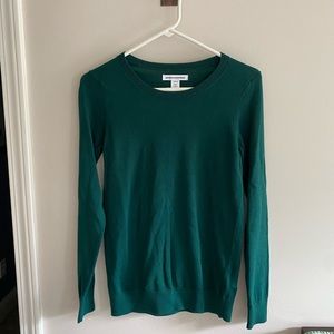 NWOT Amazon Essentials crewneck sweater